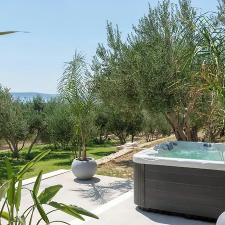 Вілла Dalmatian Oasis Luxury *
